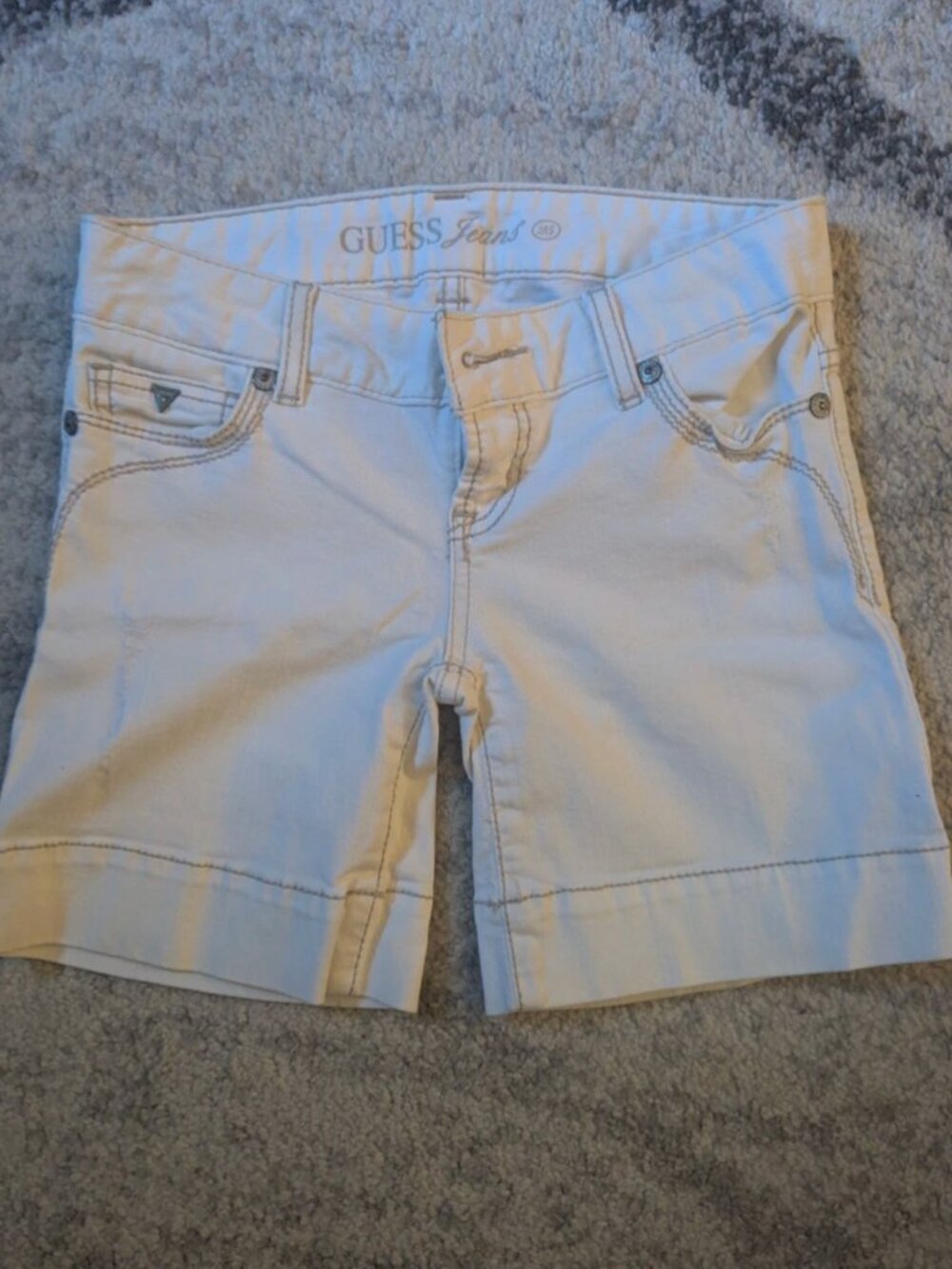 Guess White Slightly Distressed Jean Shorts - Size 25